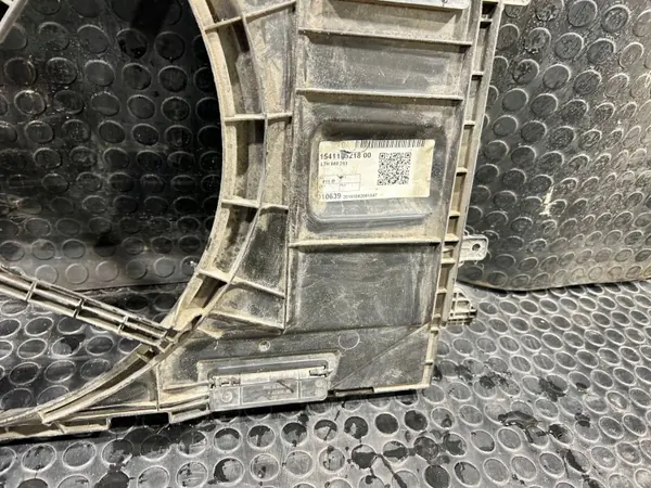 Jäähdytinpuhaltimen Kotelo OEM 7E0121207D VW Transporterille image 9