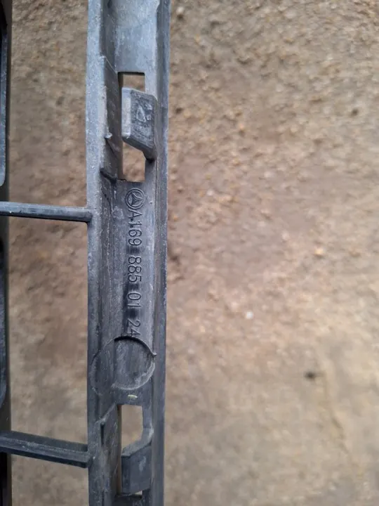 Rejilla de ventilación Mercedes-Benz A1698850124, parachoques image 2