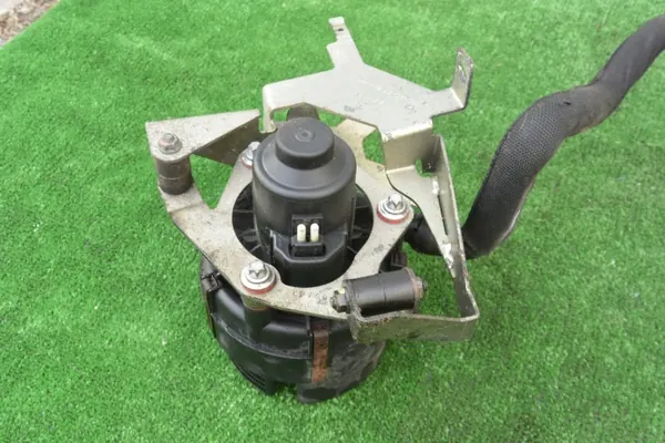 Pompe à air secondaire OEM A0001404285 Mercedes W211 image 4