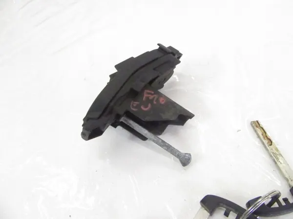 OEM wkładka zamka lewy przód BMW 5 F10 F11 image 8