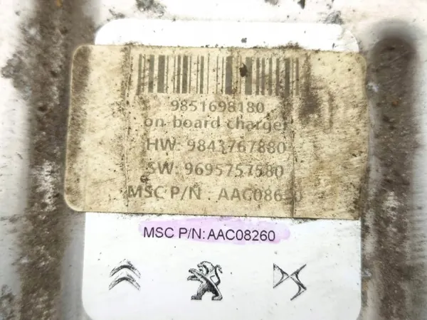 Spanningsomvormer Peugeot 3008 II 2022 OEM 9843767880 image 10