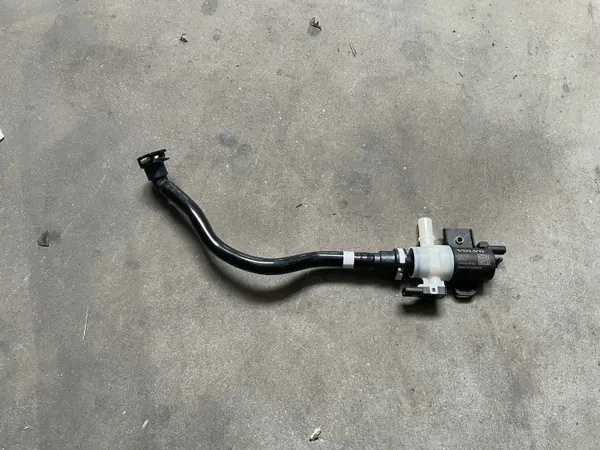 Válvula de enchimento combustível OEM 32411022 Volvo XC60 II image 2