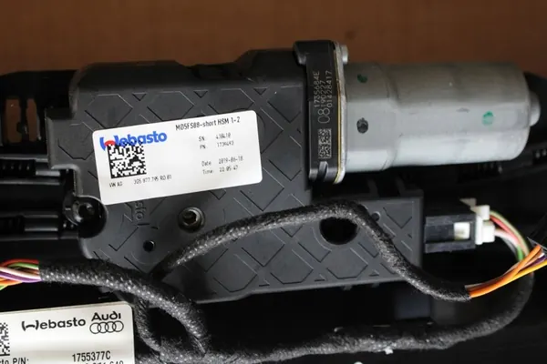 Audi E-Tron Aurinko-Panoramakatto OEM 83A877041 image 8