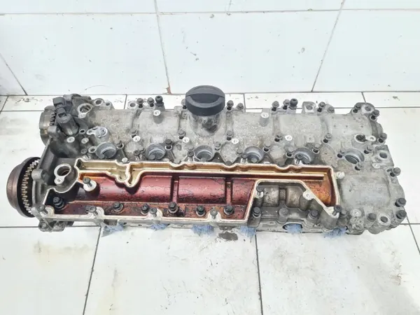 Volvo XC70 Motorhuvud OEM H518X - Begagnad image 2