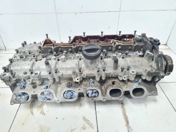 Volvo XC70 Motorhuvud OEM H518X - Begagnad image 4