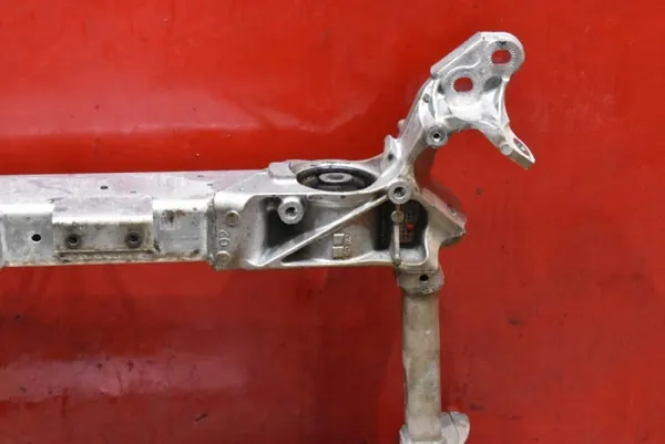 OEM 4KE399313C Etupalkki Audi E-Tron 55:lle image 3