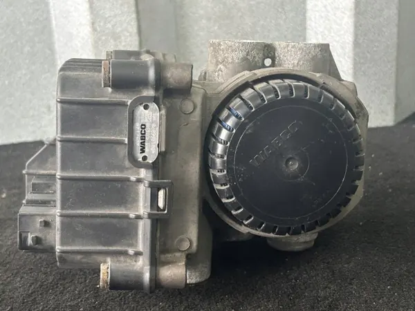 Modulateur EBS Essieu Avant DAF XF 106 2047120 image 4