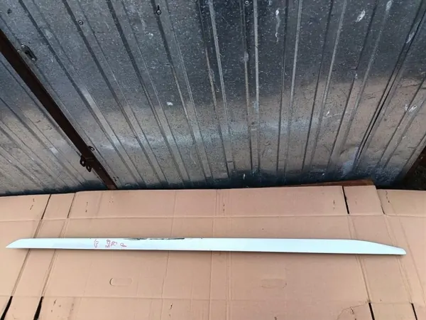 Peugeot 308 II GT Zijstootstrip rechts OEM 9806944677 image 2