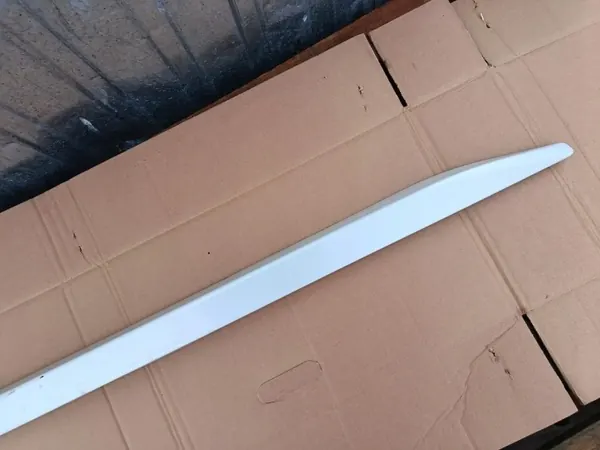 Peugeot 308 II GT Zijstootstrip rechts OEM 9806944677 image 4