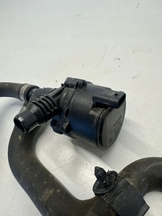 Tubo Acqua Pompa Mercedes Classe C W206 2.0 CDI image 2