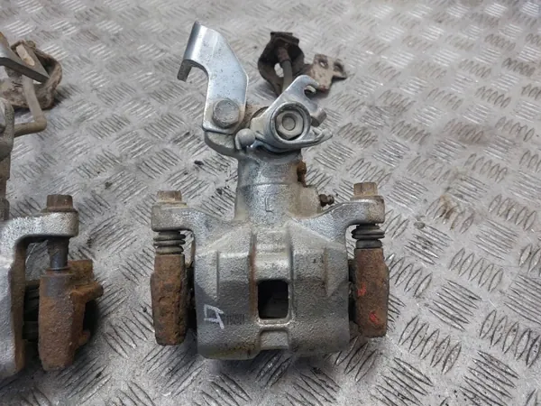 Gebrauchte Hintere Bremsscheiben & Bremszangen Mazda 6 2.0 16V image 7