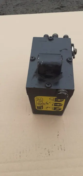 Bomba de cabina DAF XF 106 OEM 1914261 - Usado image 3