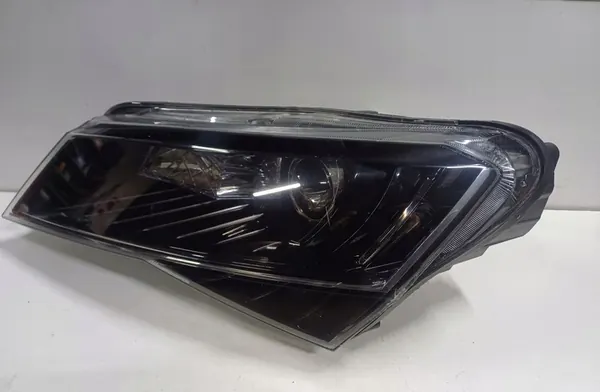 Linker Scheinwerfer SKODA SUPERB III image 2