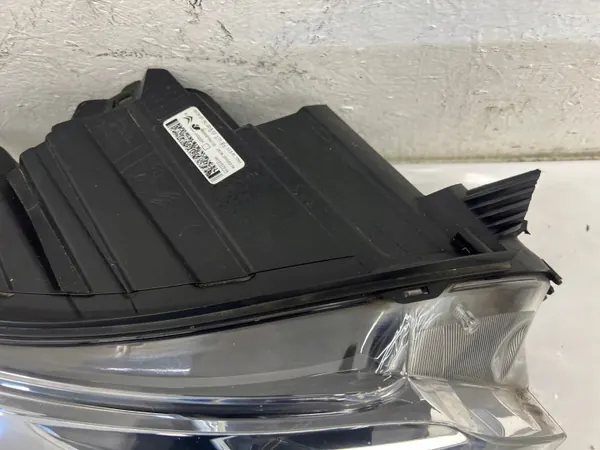 Phare avant droit OEM 9808567680 pour Opel Vivaro C image 5