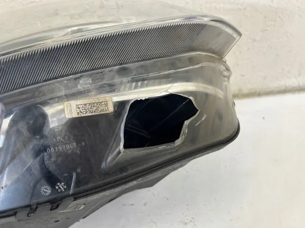 Phare avant droit OEM 9808567680 pour Opel Vivaro C image 8