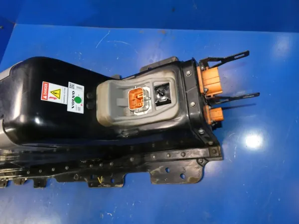 Batería Volvo OEM 31473177 60Ah Izquierda + Usada image 3