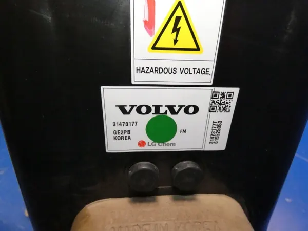 Batería Volvo OEM 31473177 60Ah Izquierda + Usada image 6