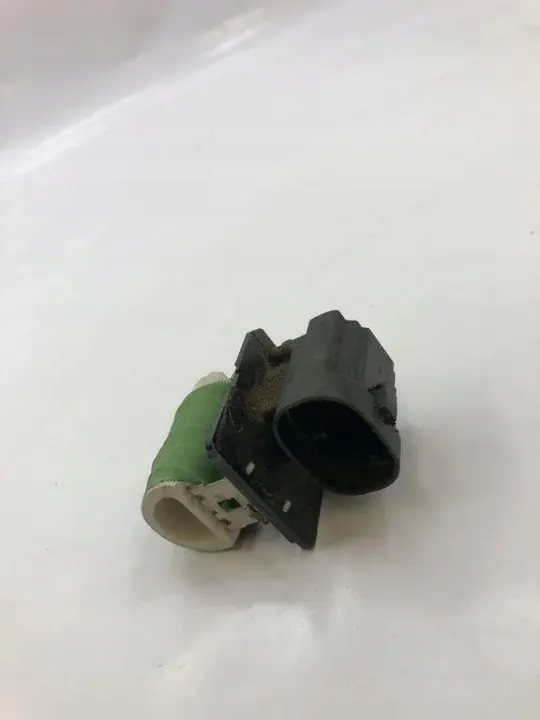Relais de ventilateur de chauffage OEM T81428C Renault image 3
