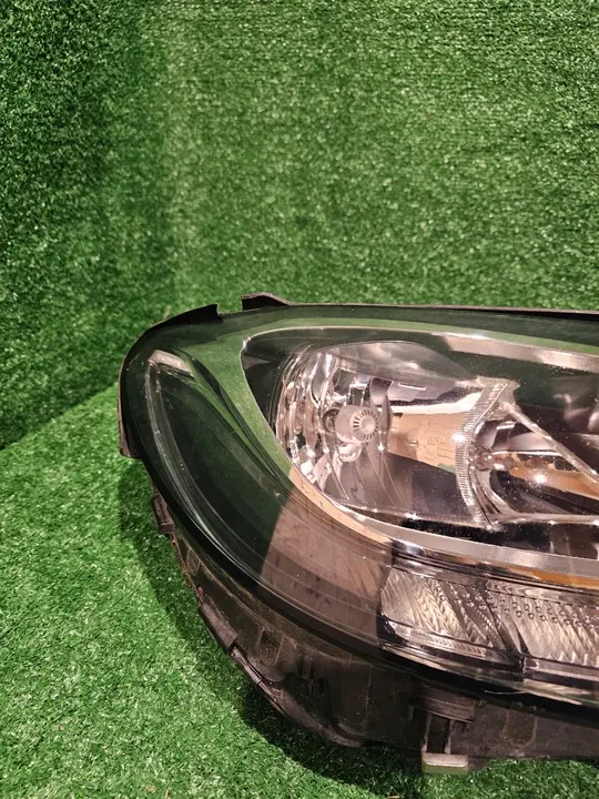 MERCEDES C-KLASSE W205 RECHTER VOORLICHT A2059066502 image 2