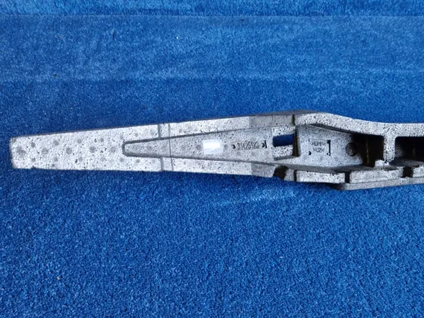 VOLVO XC60 II Etupuskuri Iskunvaimennin OEM 31425183 image 9