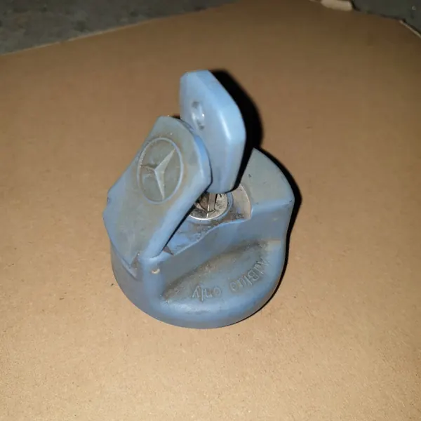 AdBlue-tankdop OEM 0004704405 voor Mercedes vrachtwagens image 2