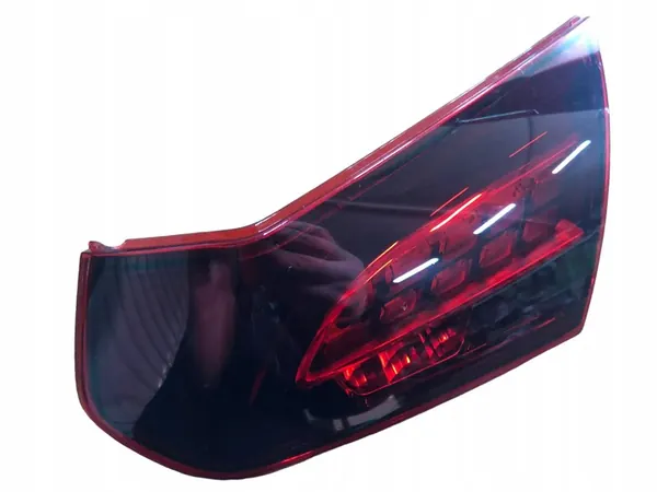 Rechter achterkleplamp Mercedes W213 2139068405 image 6