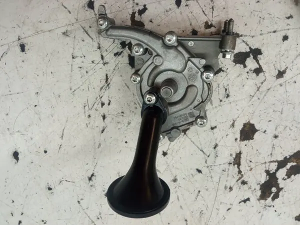 Pompe à huile OEM 9808231280 pour Peugeot 208 I 1.2 VTI image 4
