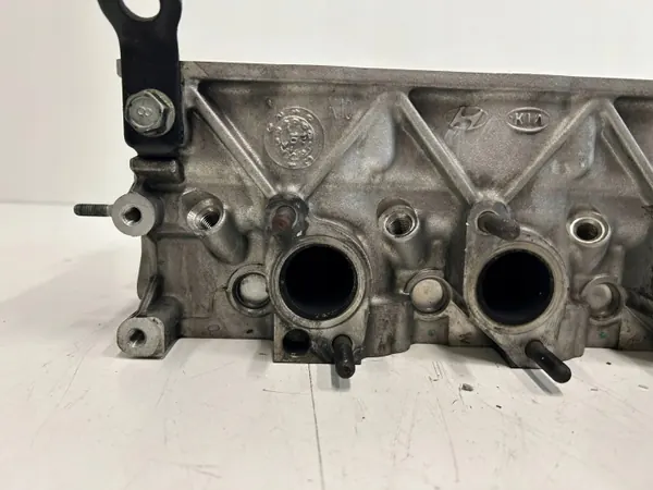Cabeça de cilindro usada OEM 22111-2A200 para Hyundai/Kia 1.6 CRDI image 3