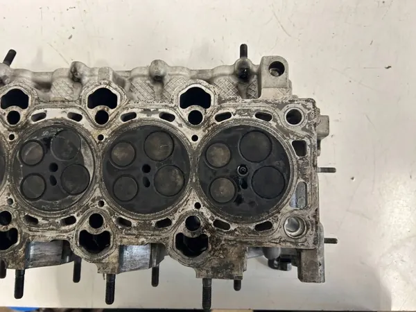 Cabeça de cilindro usada OEM 22111-2A200 para Hyundai/Kia 1.6 CRDI image 9