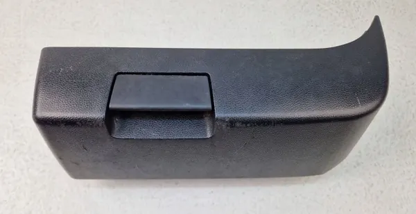 Mercedes C W204 linke Sitzheberabdeckung OEM A2048100204 image 4