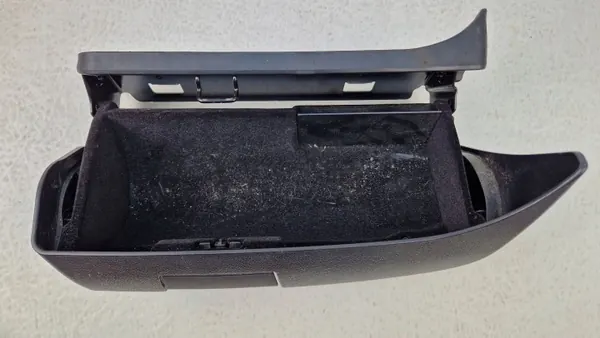 Mercedes C W204 linke Sitzheberabdeckung OEM A2048100204 image 5