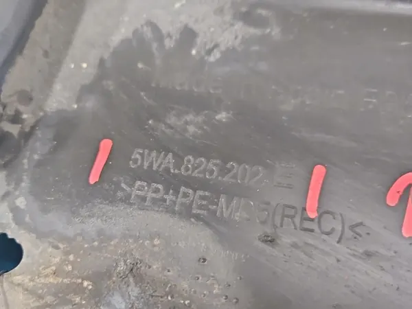 OEM 5WA825202E Oikea Alustasuojus Cupra Formentor image 5