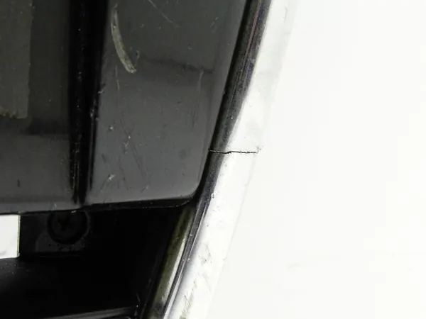 Audi OE 8E0 853 651J Radiatorrooster - Gebruikt image 5