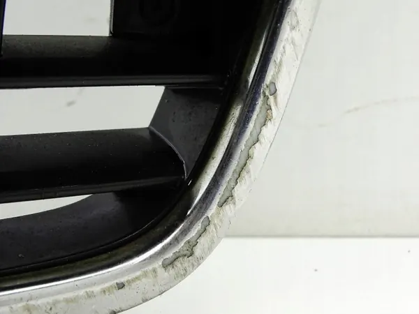Audi OE 8E0 853 651J Radiatorrooster - Gebruikt image 6
