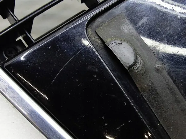 Audi OE 8E0 853 651J Radiatorrooster - Gebruikt image 8