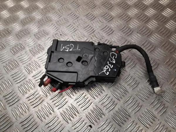 Mercedes-Benz batteriöverbelastningsskydd image 2