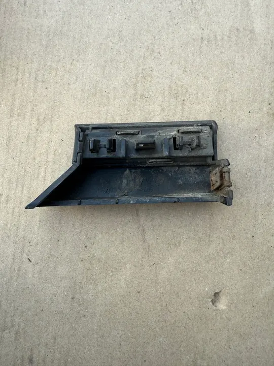 VW Passat B8 Vasemman Etulokasuojan Koriste 3G0853991A image 2