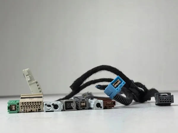 OEM 39101-TGL-E62 radion liitin Honda Civic X:lle image 5