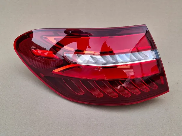 Linker Achter LED Lamp Mercedes GLC W253 A2539067300 image 2