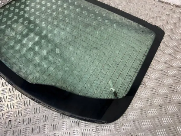 Maserati Ghibli Heckscheibe OEM 12345 - Gebraucht image 4