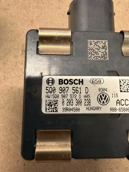 Sensor Radar VW Audi Seat OEM 5Q0907561D Usado image 3