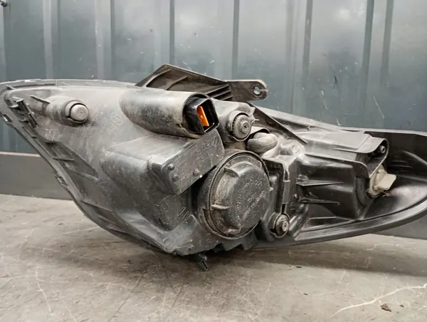 Reflector derecho HYUNDAI I20 image 4