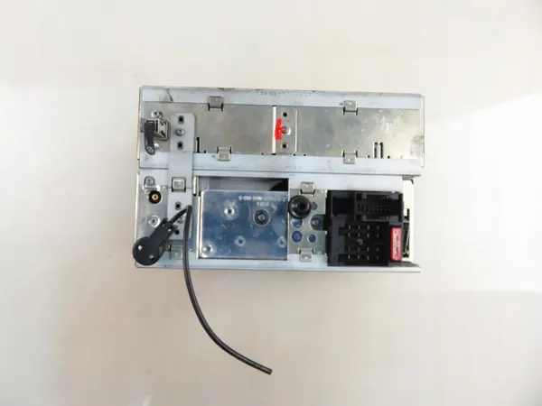 Autoradio CD Bosch d'occasion OEM 2038275242 image 3