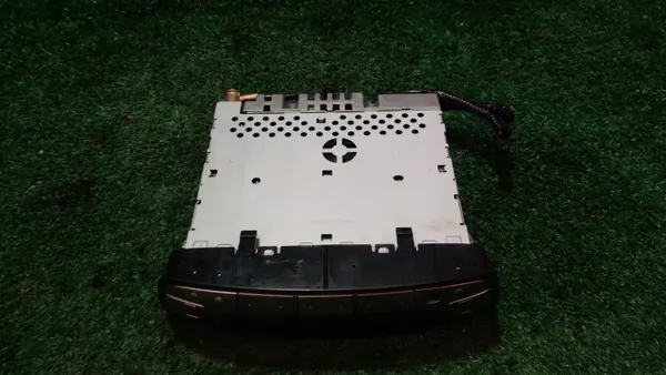Radio de fábrica Toyota Aygo OEM CQMS0570LC image 3