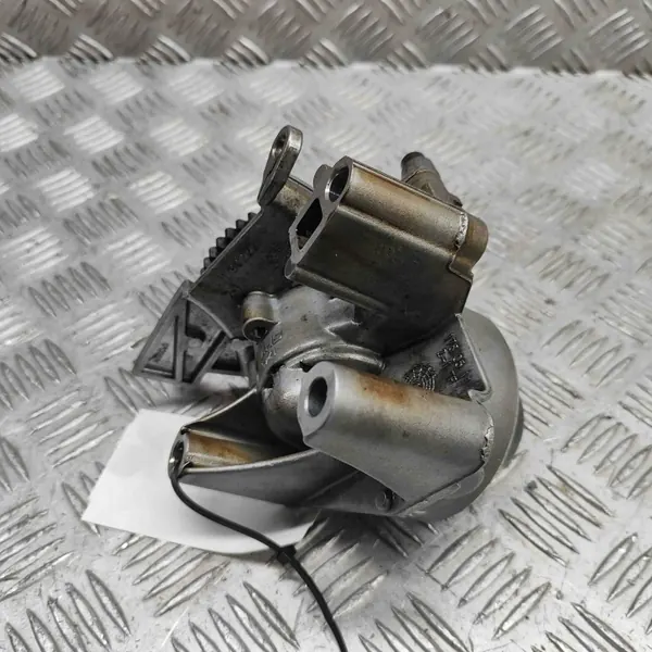Bomba de aceite OEM 03D115105G para VW Polo 1.2L 2010 image 4