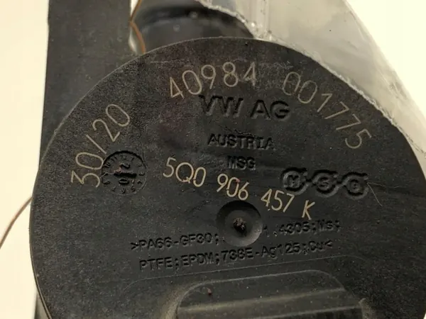 OEM 5Q0906457K vattenpump för Skoda Superb III 1.4 image 3