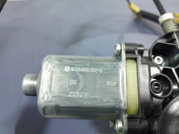 Regulador de janela dianteira esquerda SKODA OCTAVIA III 5E0837461B image 2