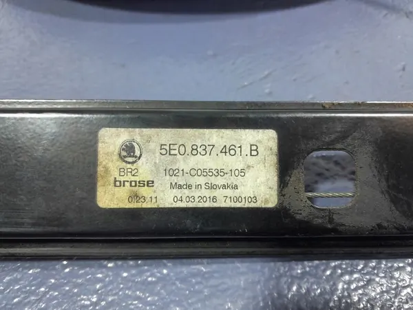 Regulador de janela dianteira esquerda SKODA OCTAVIA III 5E0837461B image 5