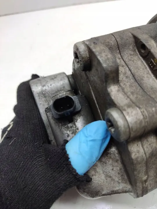 Bomba de dirección asistida BMW X5 E70 OEM 679328703 image 5