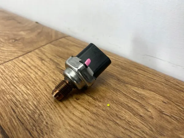 Brandstofdruksensor 2.0T 4xe Jeep Wrangler IV JL 2018+ image 7